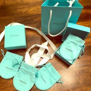 Tiffany gift boxes, felt bags, bag and ribbon